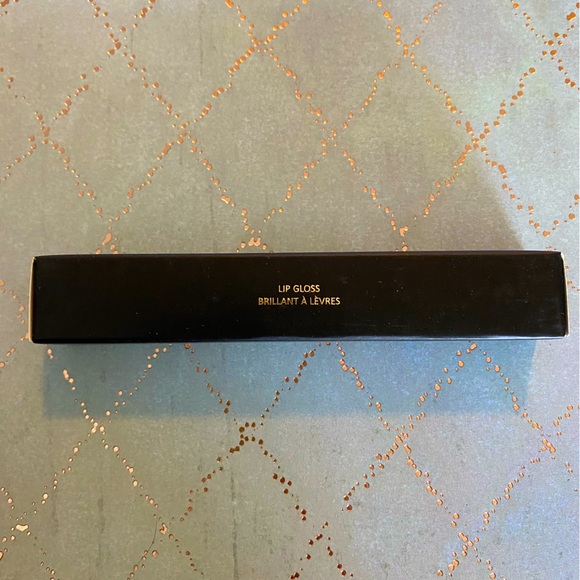 Laritzy Makeup Bundle  - Lip Liner - Lip Colours - Brand new and never opened! - Picture 7 of 8